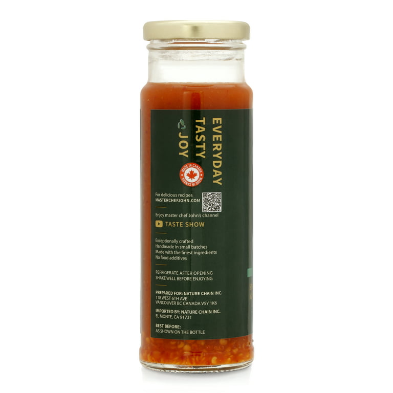 Master Chef John Sweet Red Pepper Garlic Hot Sauce, 8.45 oz (Pack of 2),  Masterful and Versatile Blend with Thai and Fresno Red Peppers, Made in  Canada. 
