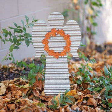 Angel Yard Stake with Interchangeable Wreaths, Party & Gift, Home Decor, 1 Piece