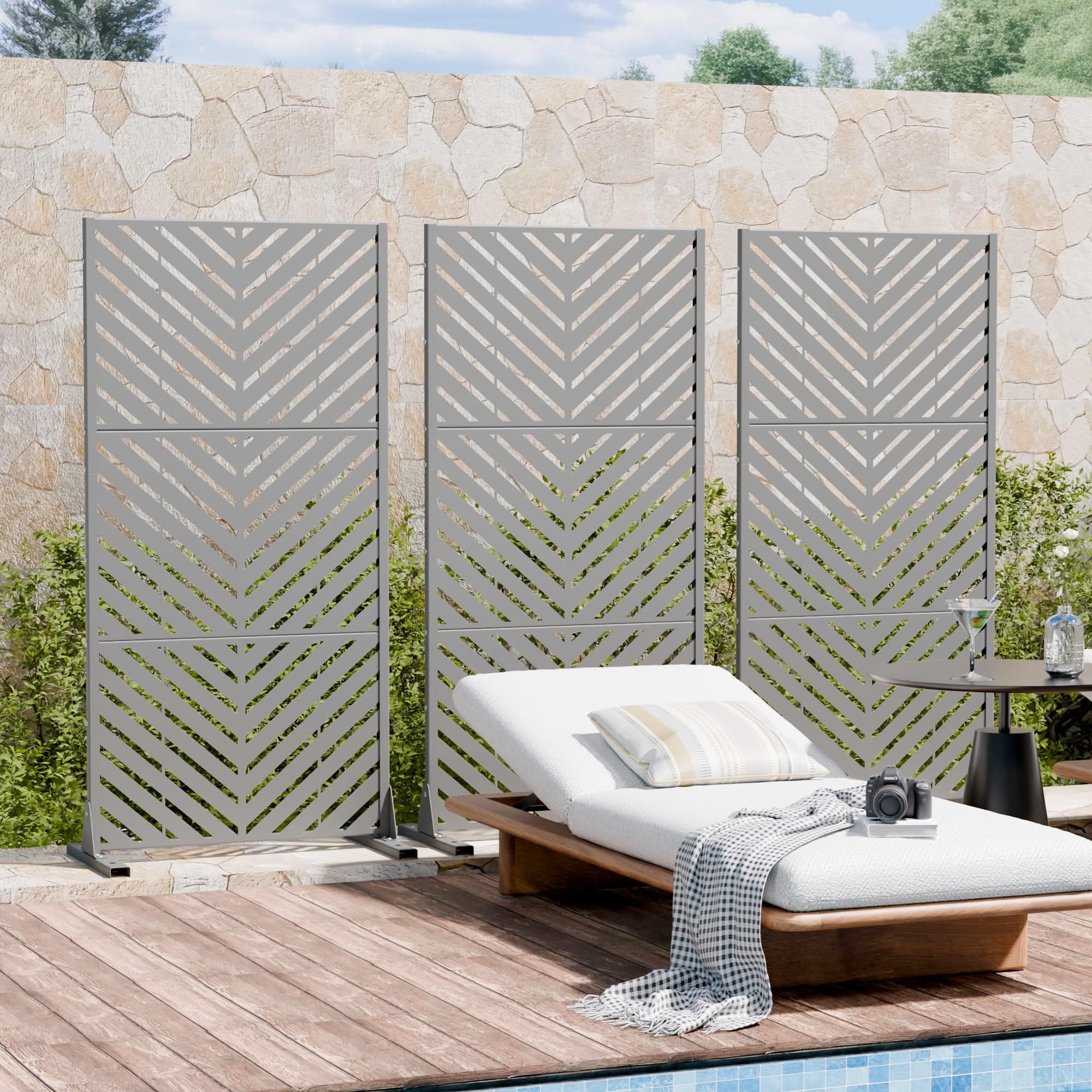MAYEERTY Outdoor Metal Privacy Screen 5ft Gray, 3-Panel Parallel Decorative Screen, Rust-Resistant for Patio