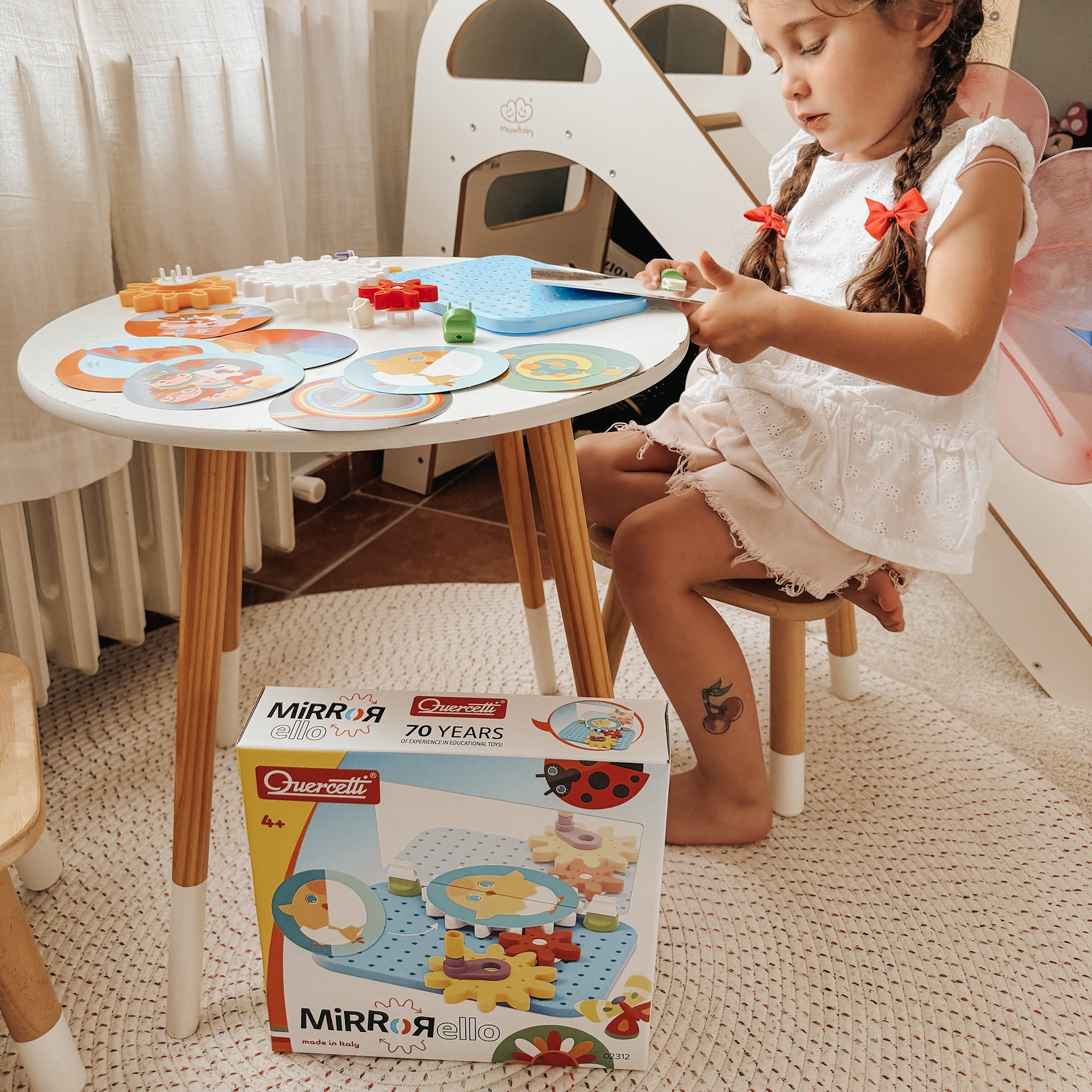 Quercetti: Mirrorello - Gear Assembly Game Toy, Turn The Crank, Double-Sided Discs, Mirror Illustrations, Explore Patterns, STEM Building Toy, Kids 4+