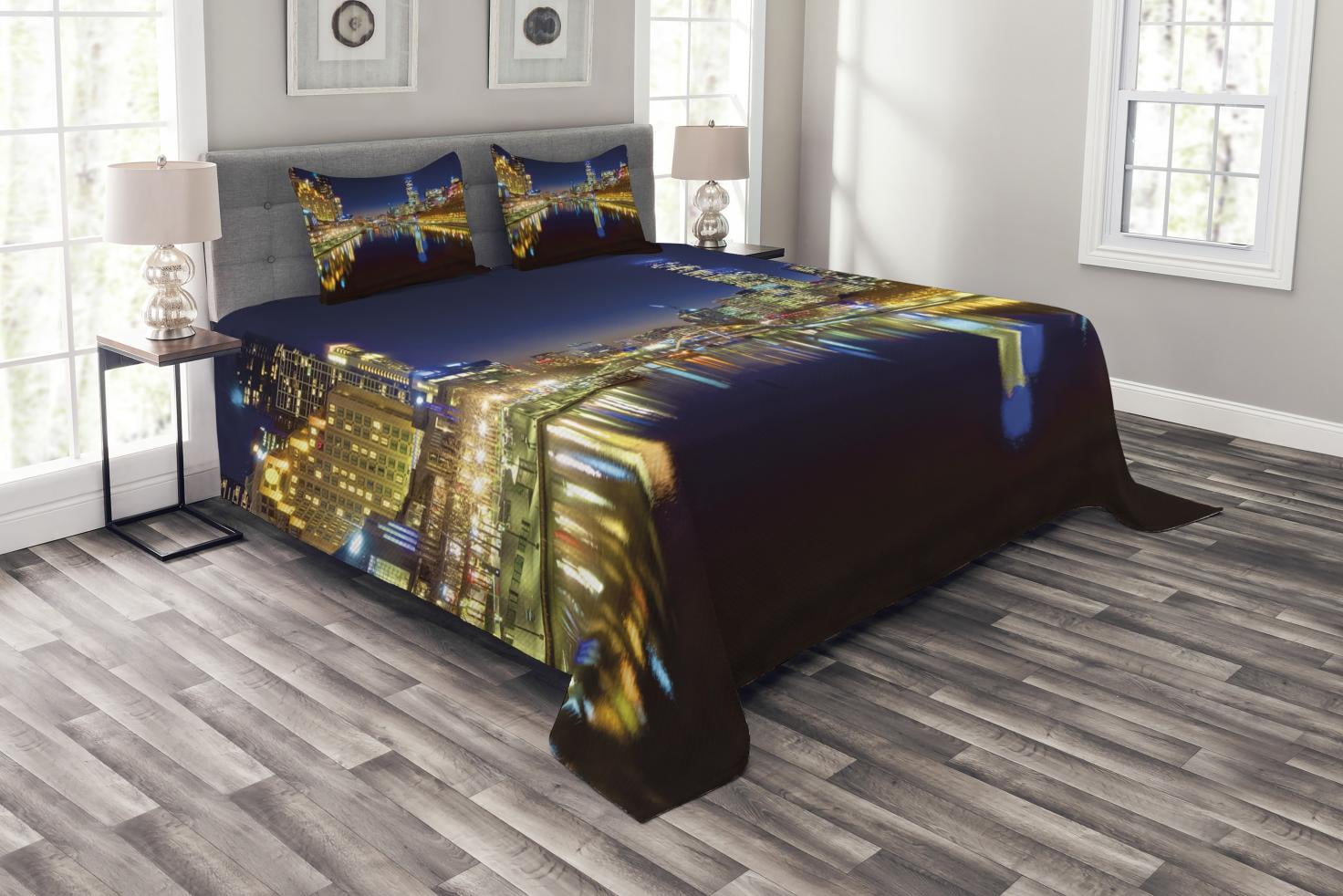 City Bedspread Set Queen Size, Looking Down the Yarra River on a