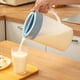 thumbnail image 5 of Hervidor de agua fría Jarra de plástico 1.5L | Jarra resistente al calor sin BPA para bebidas frías y calientes | Puerta de nevera diseño delgado | Tapa de colador integrada | Caño sin derrames |, 5 of 5