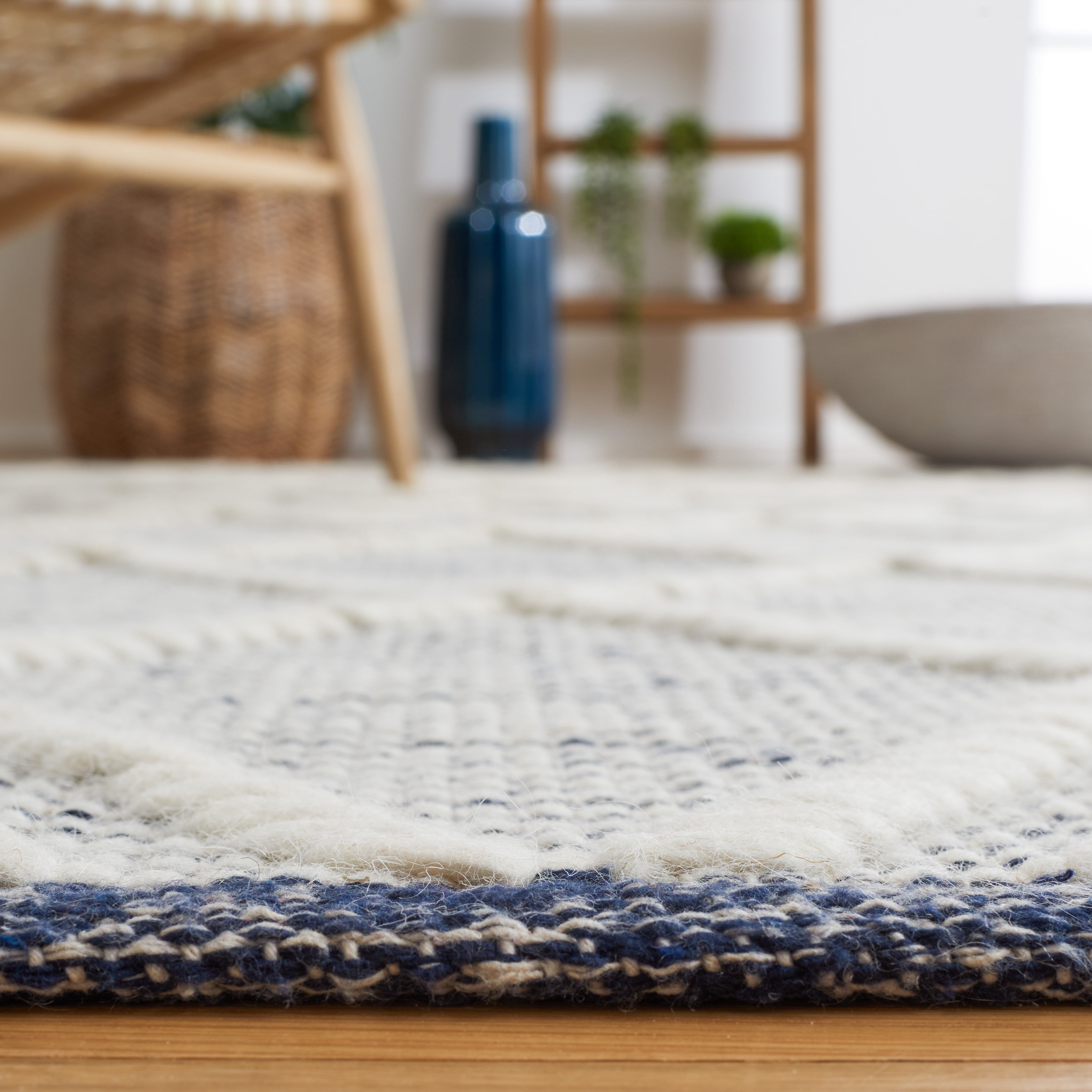 SAFAVIEH Natura Natasha Geometric Area Rug, Navy/Ivory, 6' x 6' Square