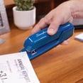 thumbnail image 2 of Grapadora Swingline 747 Business con capacidad para 30 hojas, color azul, 2 of 8
