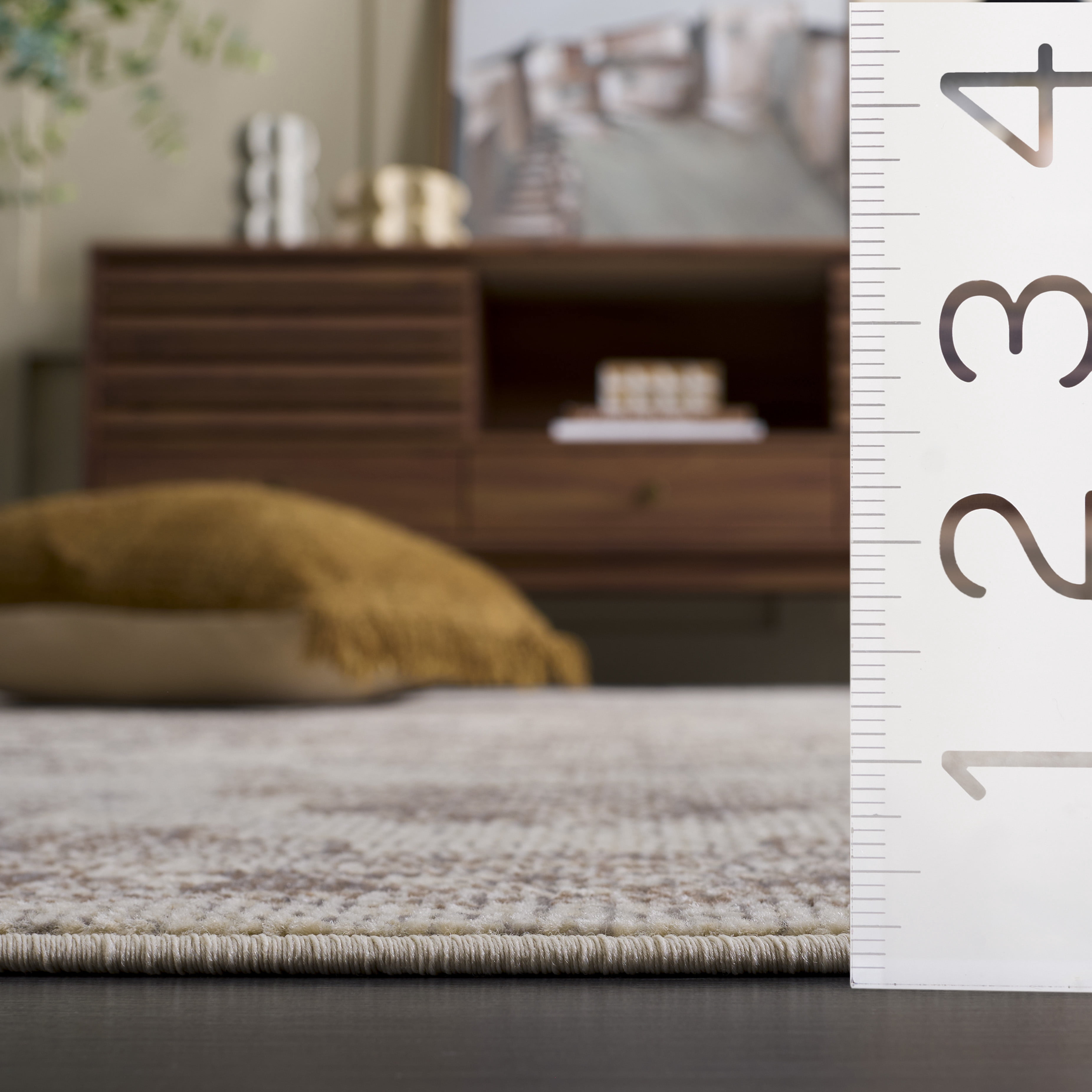 Safavieh Madison Dalia Oriental Area Rug, Ivory/Beige Gray, 5'3" x 7'6"