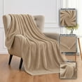 thumbnail image 4 of Cobija King Size Bluelander de Franela 100% Poliéster Ultrasuave, Beige, 4 of 5