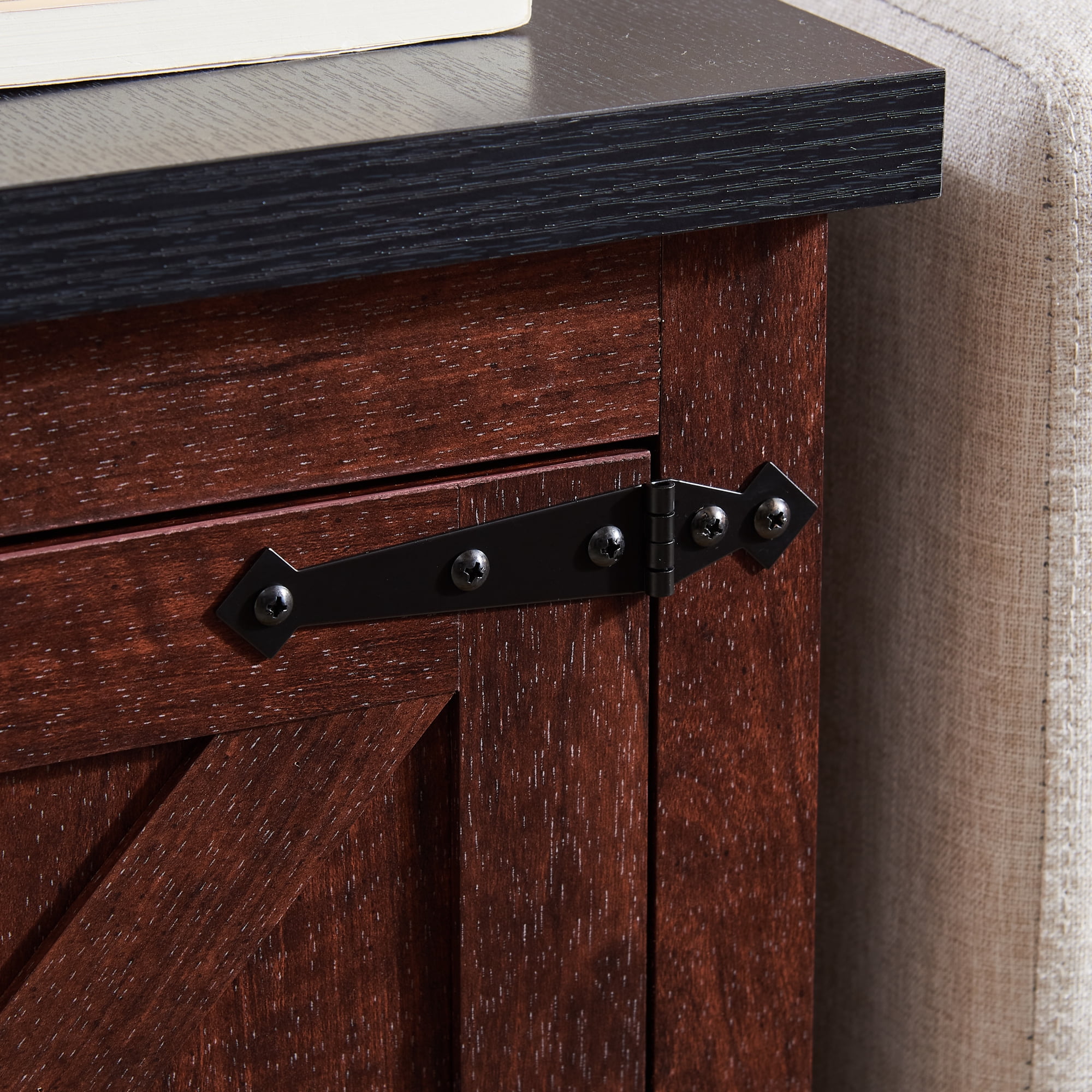 Leumius Farmhouse Nightstand, Rectangular End Table with Barn Door and Adjustable Storage Shelf, Rustic Sofa Side Table for Living Room, Bedroom Oak