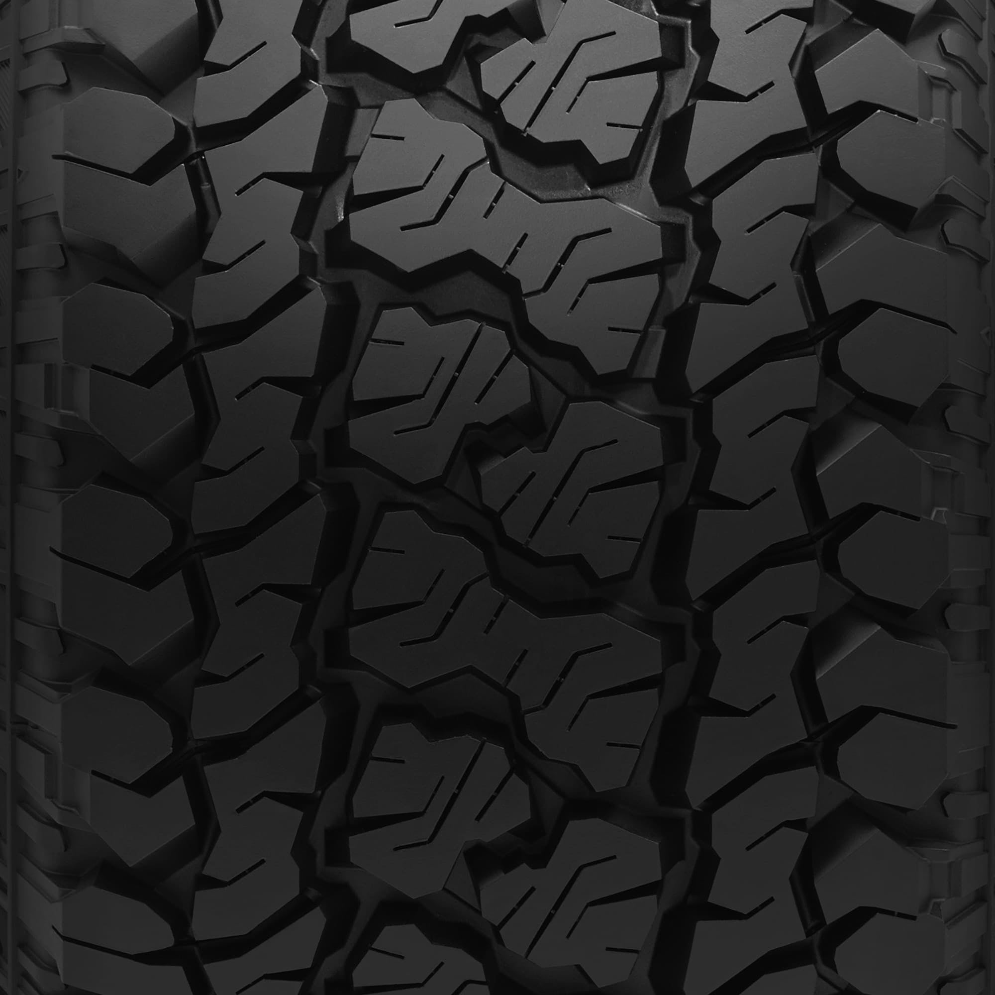 Kumho Road Venture AT51 245/65-17 105 T Tire