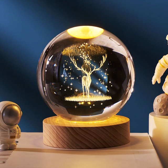 Favor de fiesta Cumpleaños Dormitorio Decoración Brillante Planetario Galaxia Astronauta Bola de cristal USB LED Luces de noche Regalo de Navidad para niños
