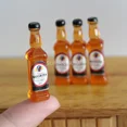 thumbnail image 4 of Casa de Muñecas en Miniatura XUQIANG Accesorios para Muñecas BJD Mini Botella de Whisky Escala 1/6, 4 of 5