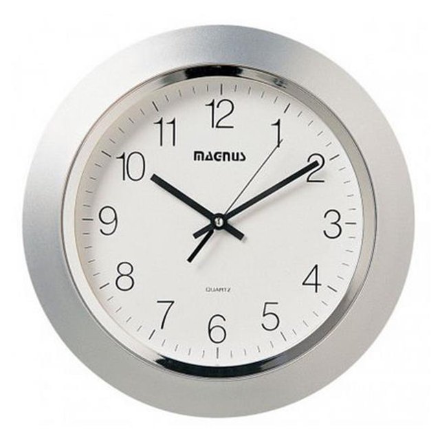 Dainolite 29012-MT-SV 14 in. Dia Quartz Clock with Plastic Face - Silver