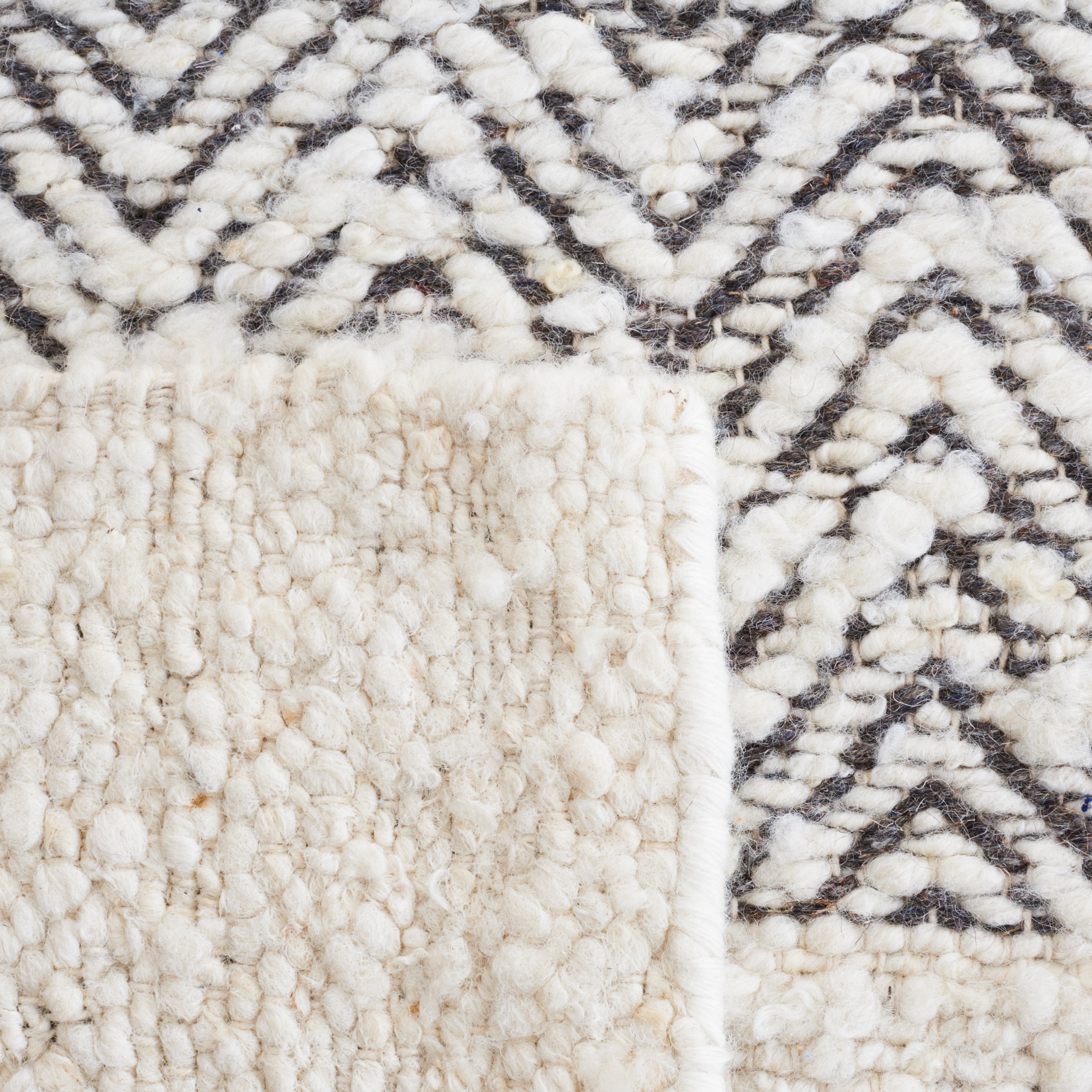 SAFAVIEH Natura Wilton Geometric Striped Runner Rug, Ivory/Black, 2'3" x 9'