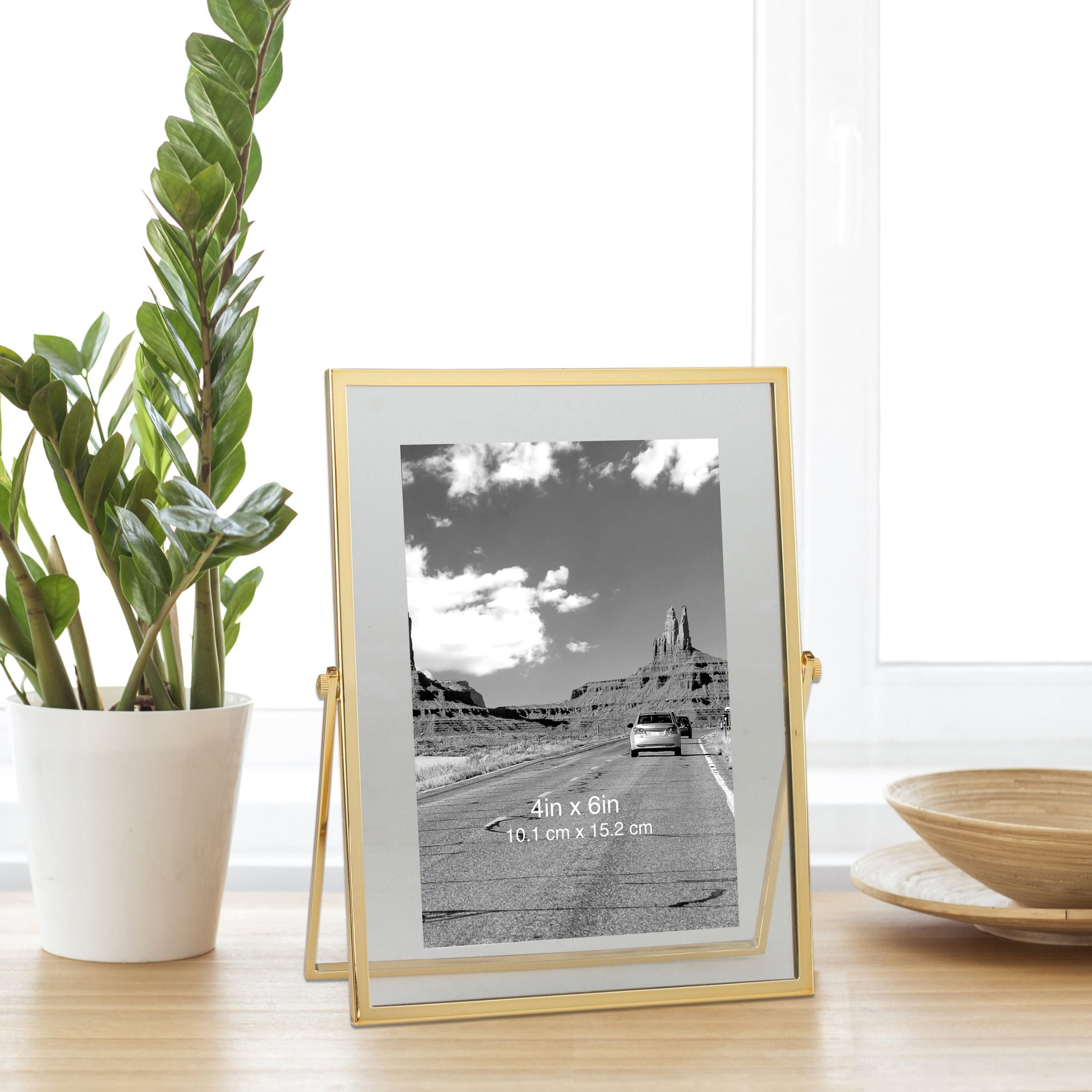 Better Homes & Gardens 4" x 6" Rectangle Metal Tabletop Floating Picture Frame, Gold