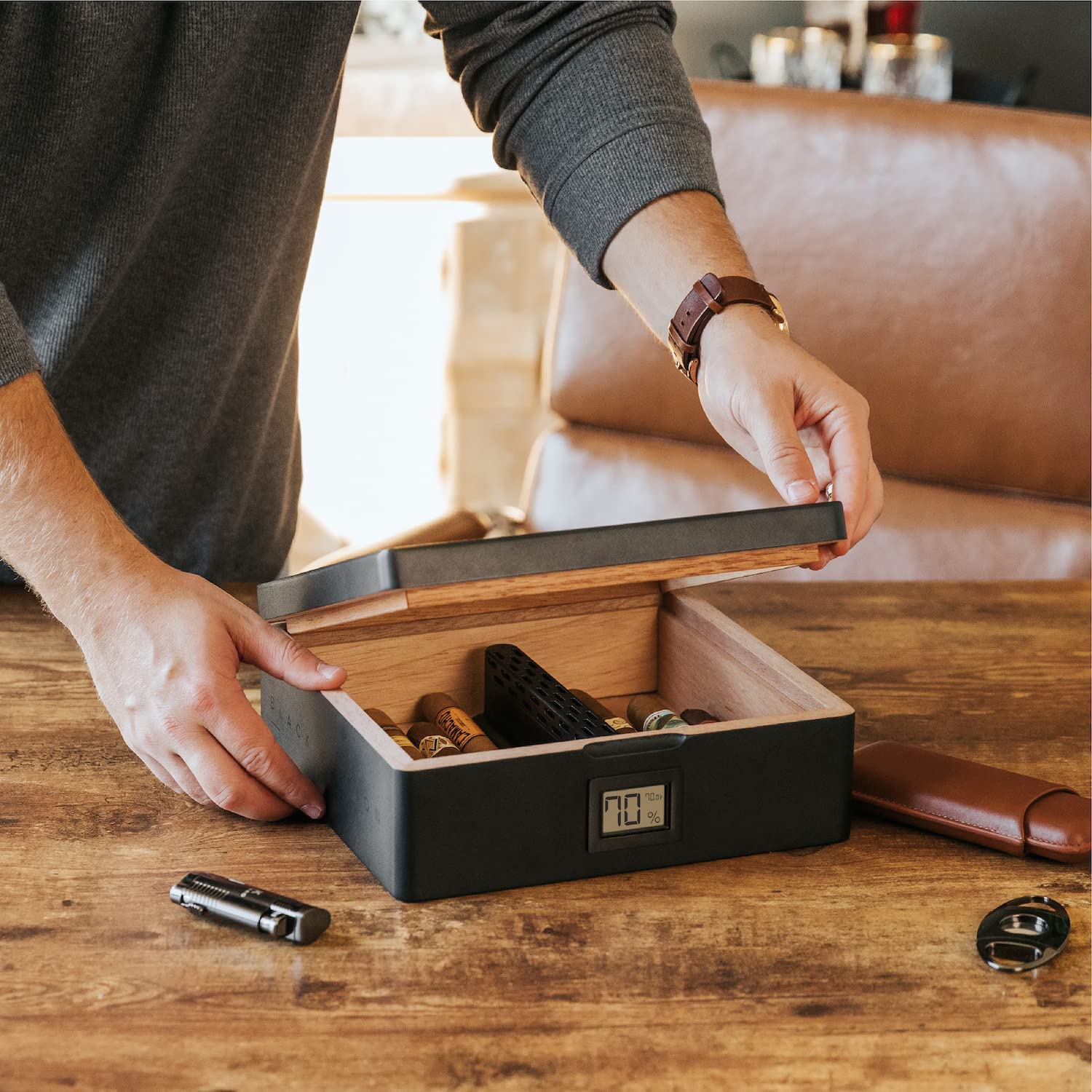 MAG Cigar Humidor with Glass Top, Spanish Cedar, Digital Hygrometer for 20-30 Cigars, Matte Black