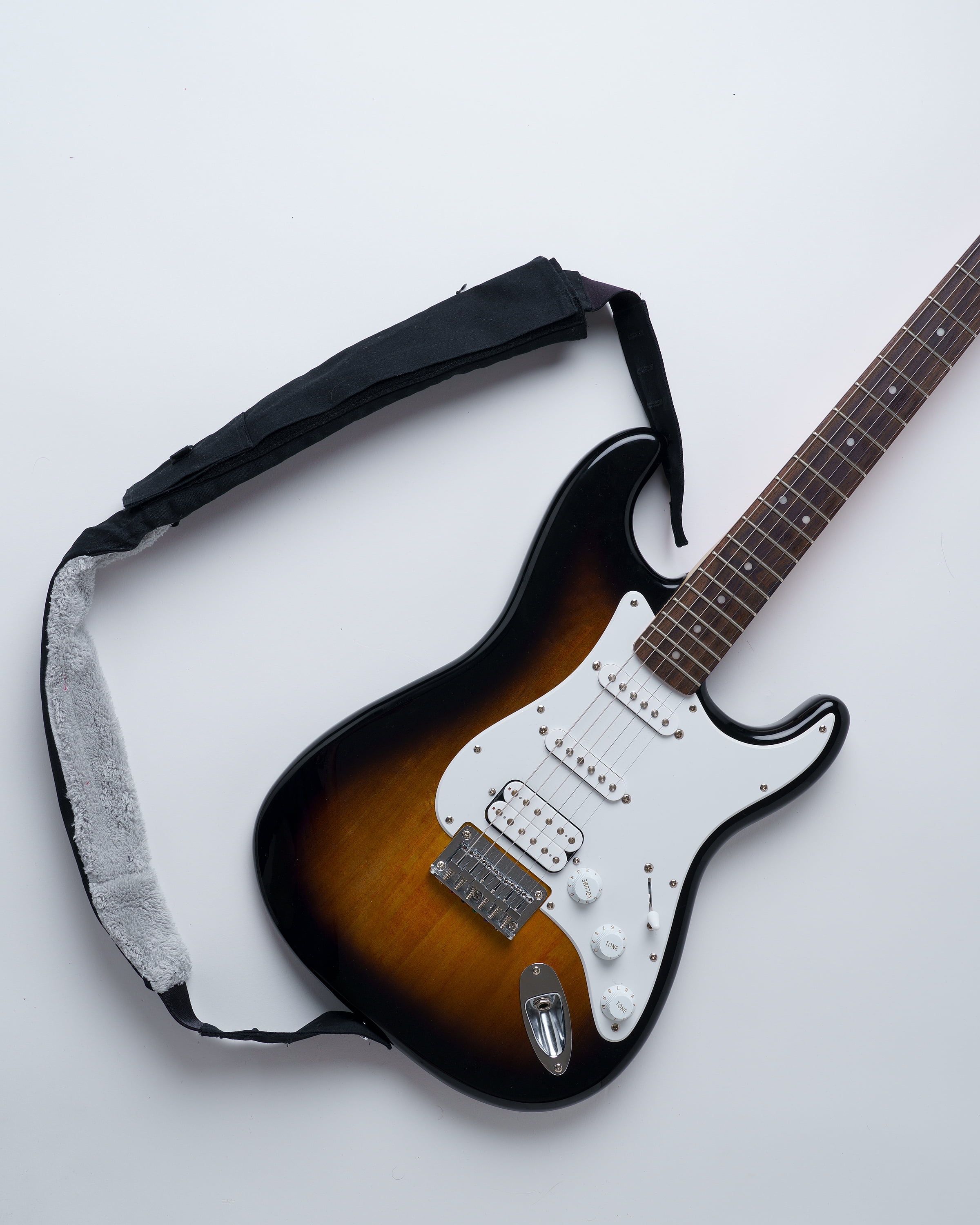 String Sling Guitar Strap With Strap Locks and Pick Pack Red