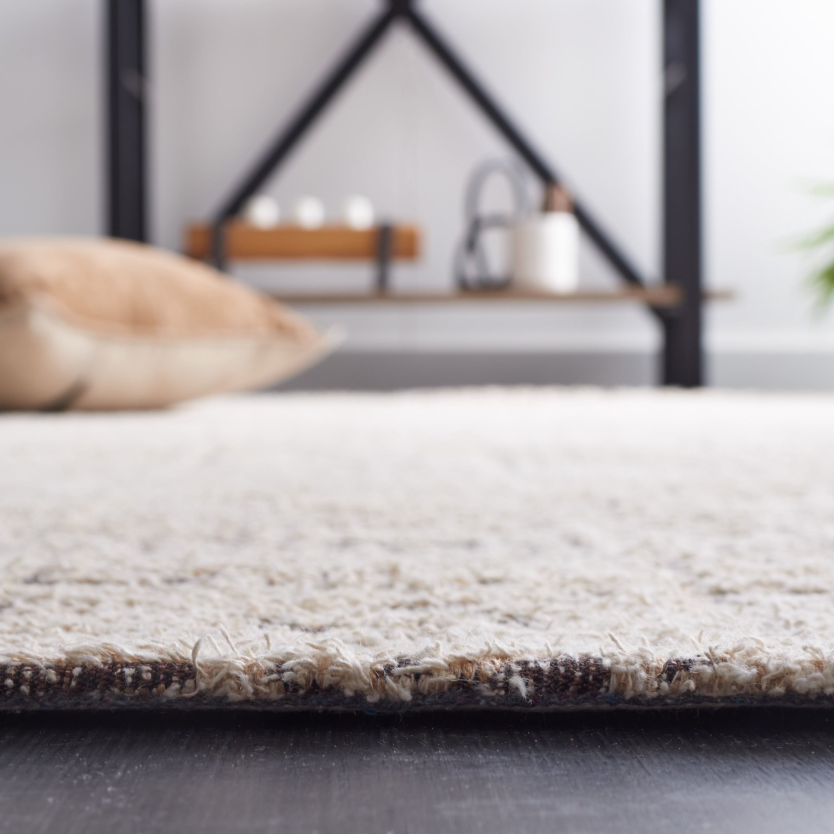 SAFAVIEH Classic Vintage Maria Geometric Area Rug, Natural/Ivory, 6' x 9'
