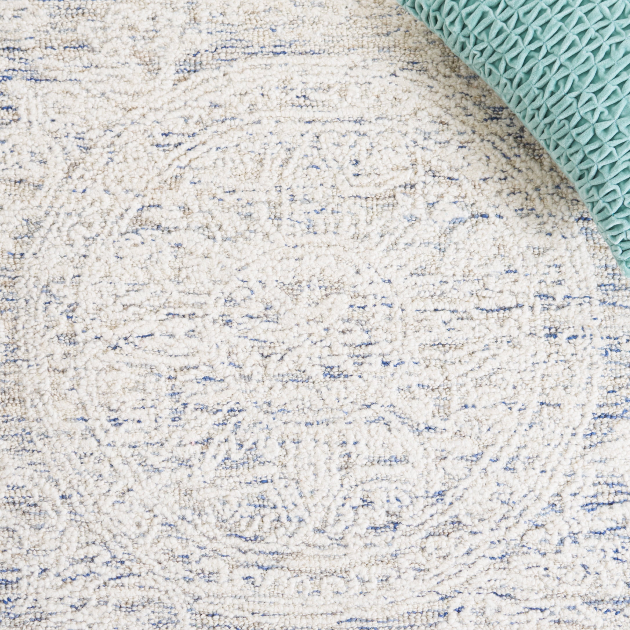 SAFAVIEH Abstract Carter Oriental Wool Area Rug, Ivory/Blue, 6' x 6' Round