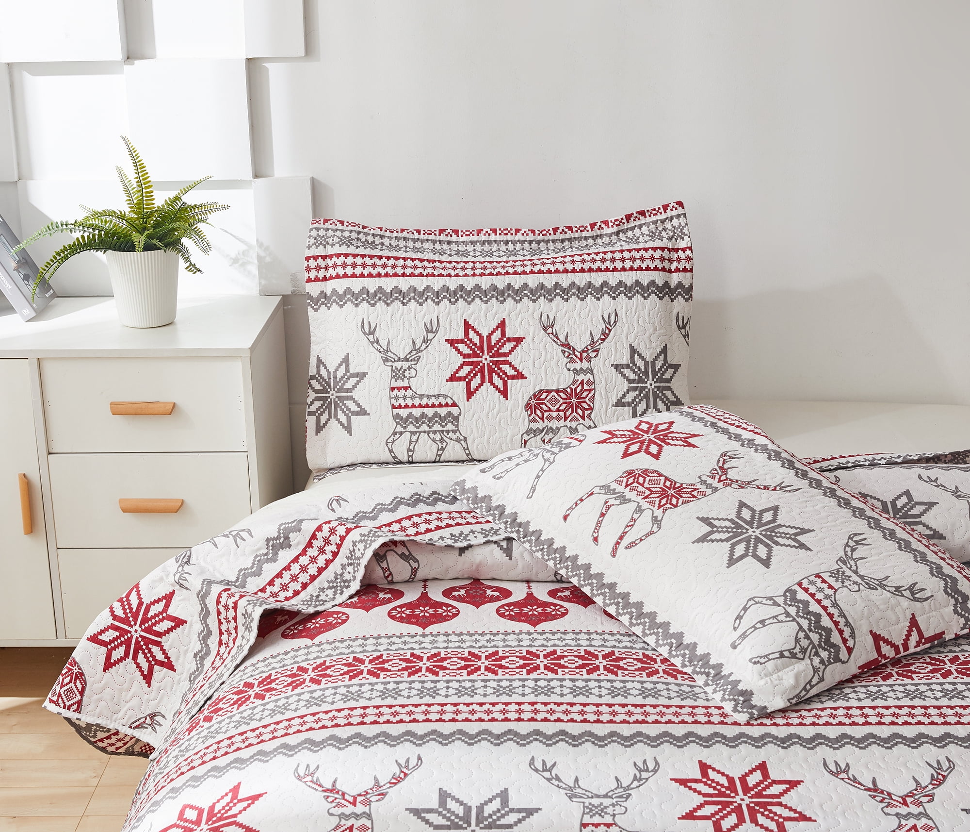 Smuge Christmas Red Gray Snowflake Bedding Sets Twin Size Reindeer Quilt Sets Lantarn Bedspread Coverlet Set with 2 Pillow Shams