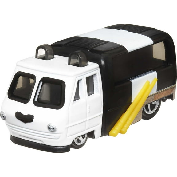 Hot Wheels Kung Fu Panda Character Car, 1:64 Scale Toy Collectible