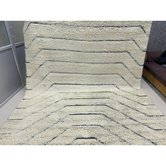 9X12 Hand Knotted Area Rug , Bedroom Decor Rug, Living Room Rug Semiworsted Wool Known for its softness and fine fibers often used in athletic appear.