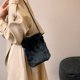 thumbnail image 5 of Para para Mujer Bolso Hombro Peludo Bolso Cruzado Borroso Bolso Bandolera Suave (negro), 5 of 9