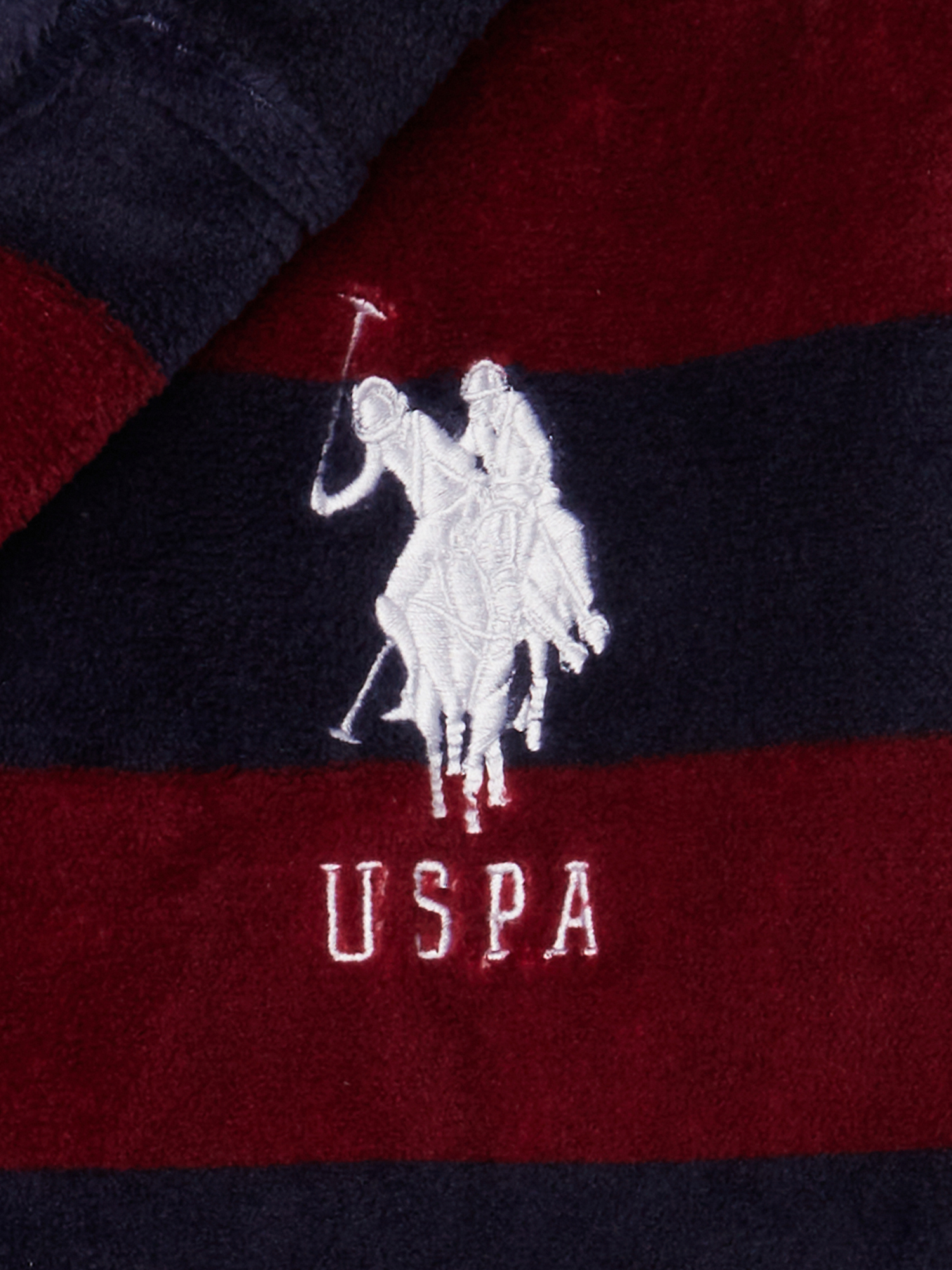 U.S. Polo Assn. Boys’ Plush Robe, Sizes 7-16 - image 4 of 4