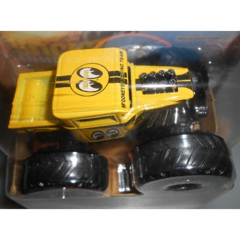 Hot Wheels Monster Trucks Bone Shaker, [Yellow] Moon Eyes 4/5