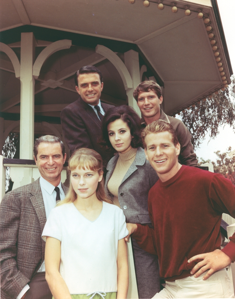Peyton Place Outdoor Cast Portrait Photo Print (8 x 10)
