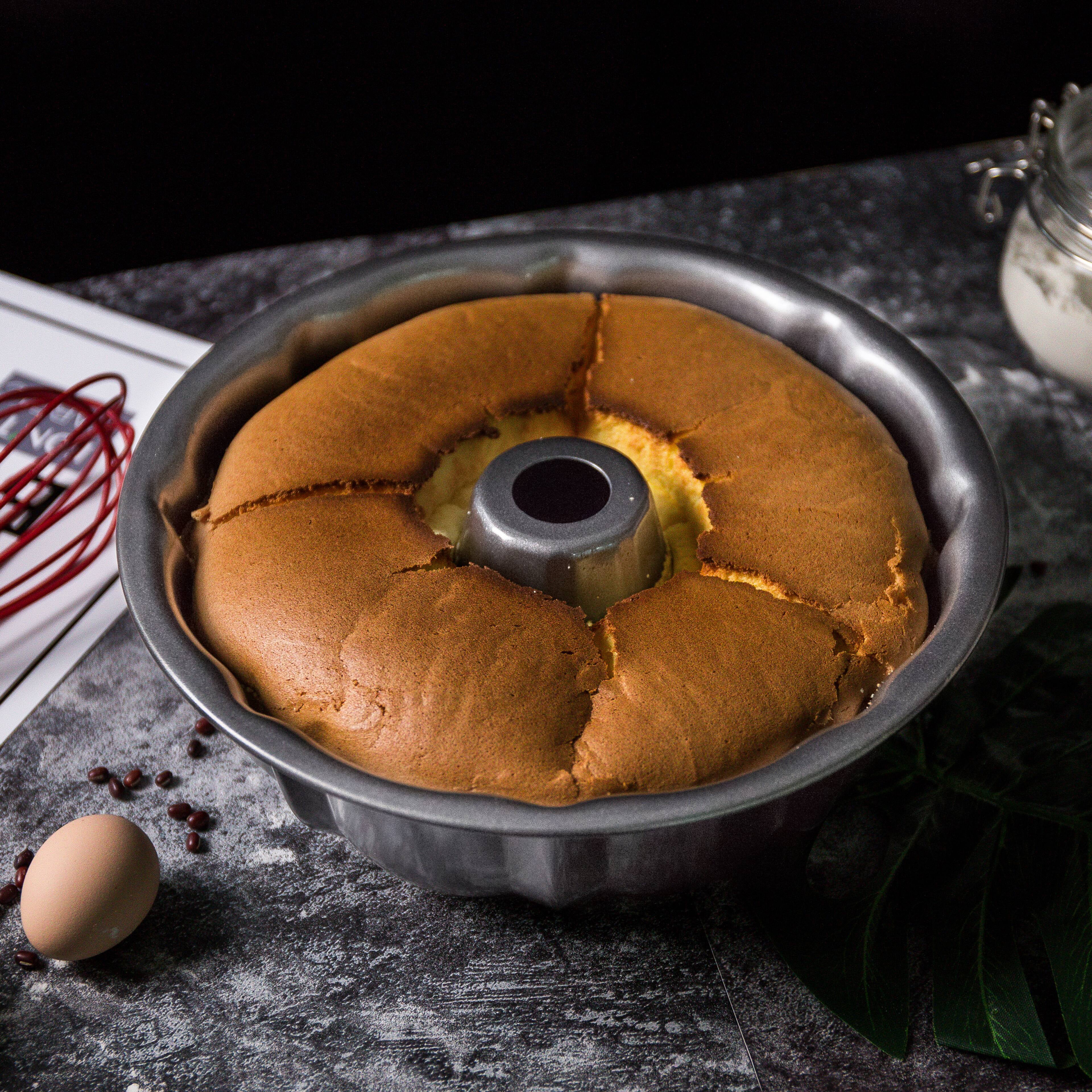 Wilton Bundt Cake Pan | 9.5” X 3.4”