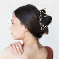 thumbnail image 2 of Clip para el cabello de 1 pieza con patrón de perlas, clip de garra 5.31"x1.97"x3.54" negro, 2 of 5