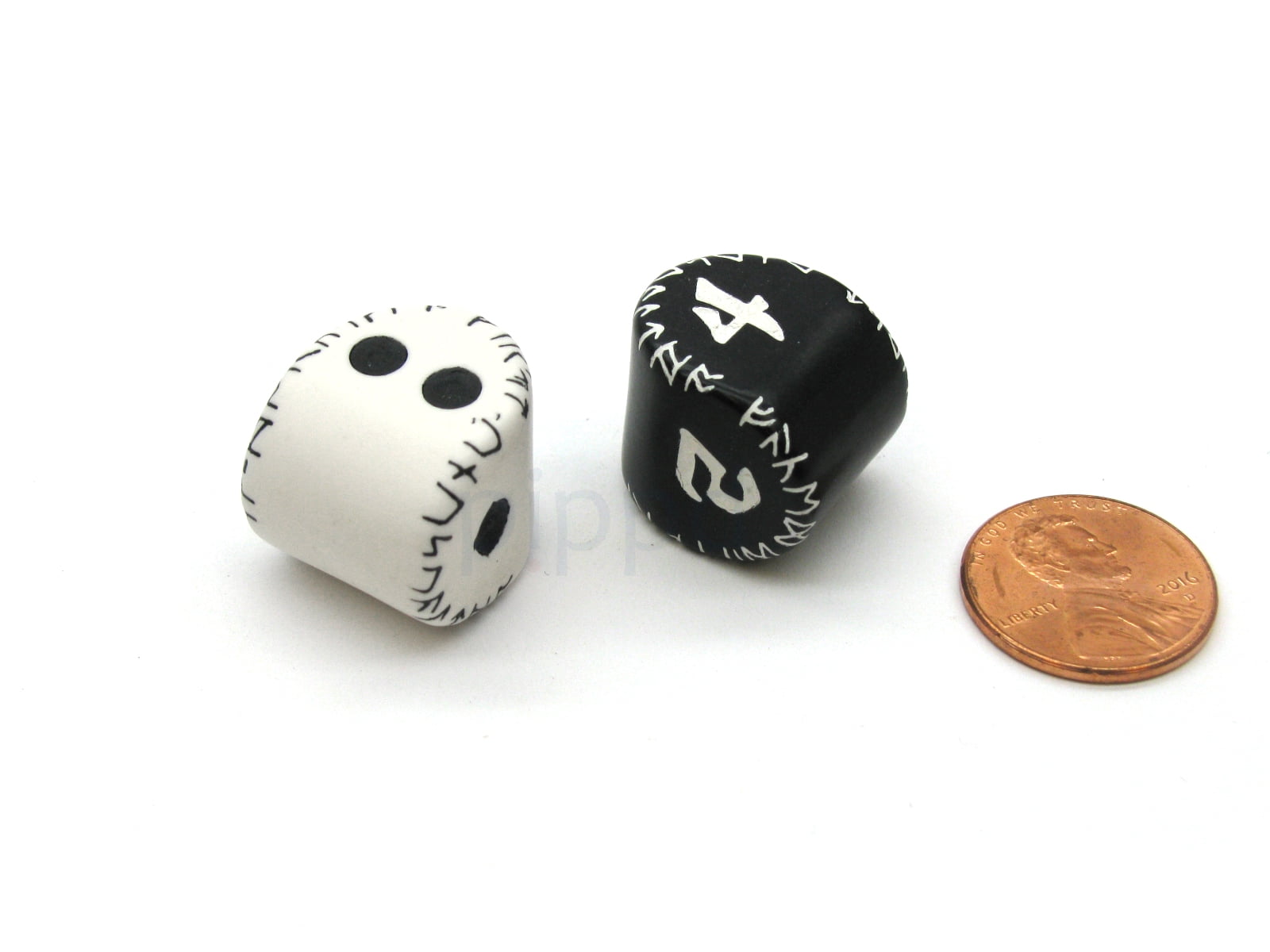 Runic Unique Dice Set 1 White/Black D2 + 1 Black/White D4