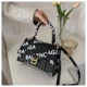 thumbnail image 3 of Bolso de hombre tipo París de alta gama con textura de letras y reloj de arena, bolso de hombro con cruz diagonal, bolso de moda personalizado, 3 of 5