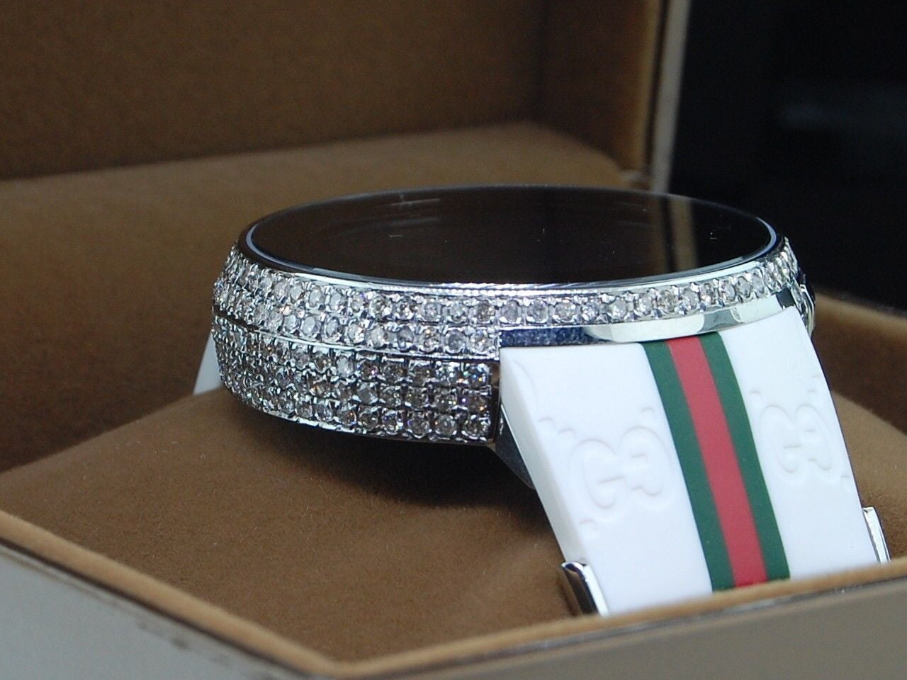 Gucci Diamond White Watch Mens Full Casing Ya114214 5 Row Gucci Diamond White Watch Mens Full Casing Ya114214 5 Row