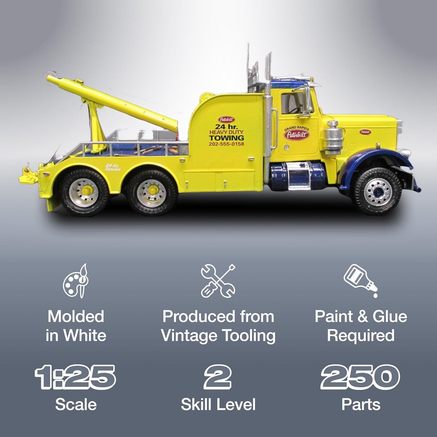 AMT Peterbilt 359 Wrecker 1:25 Scale Model Kit
