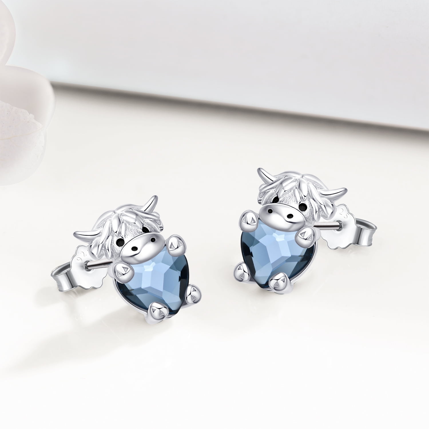 Midir&Etain Highland Cow Earrings Sterling Silver Crystal Cute Animal Studs Earrings for Sensitive Ears Birthday Gifts for Women
