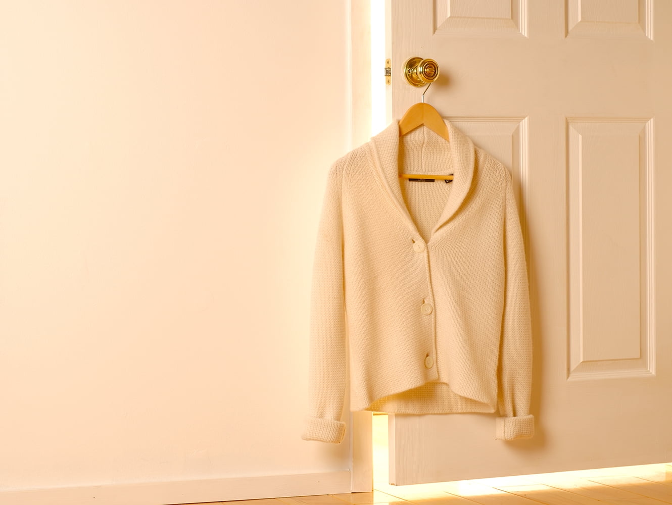 Wood Suit Hanger w/ Solid Wood Bar and Natural Finish, (Box of 25) Space Saving 17 Inch Flat Wooden Hangers w/ Chrome Swivel Hook & Notches for Shirt Dress or Pants by International Hanger