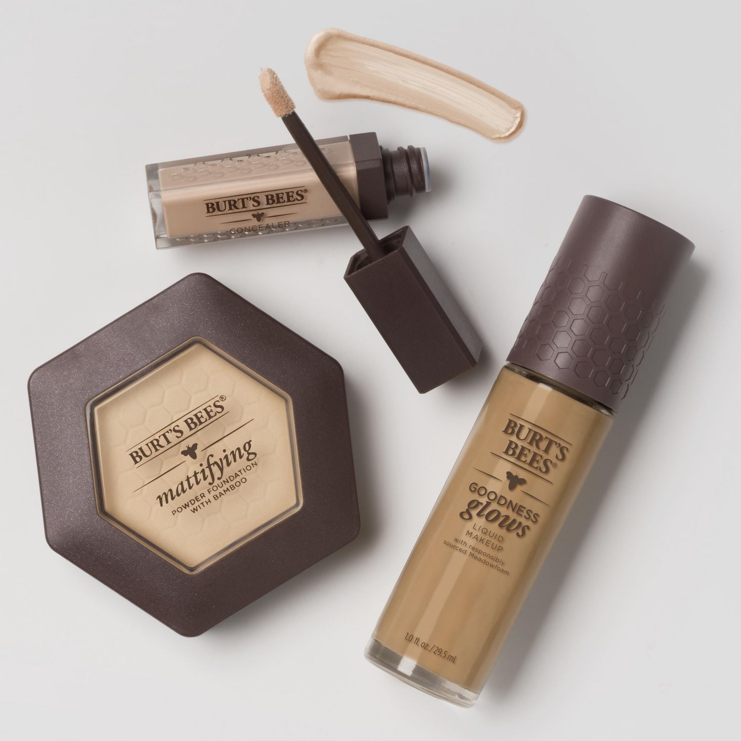 Correcteur Burt’s Bees, brun profond ‒ 1 tube