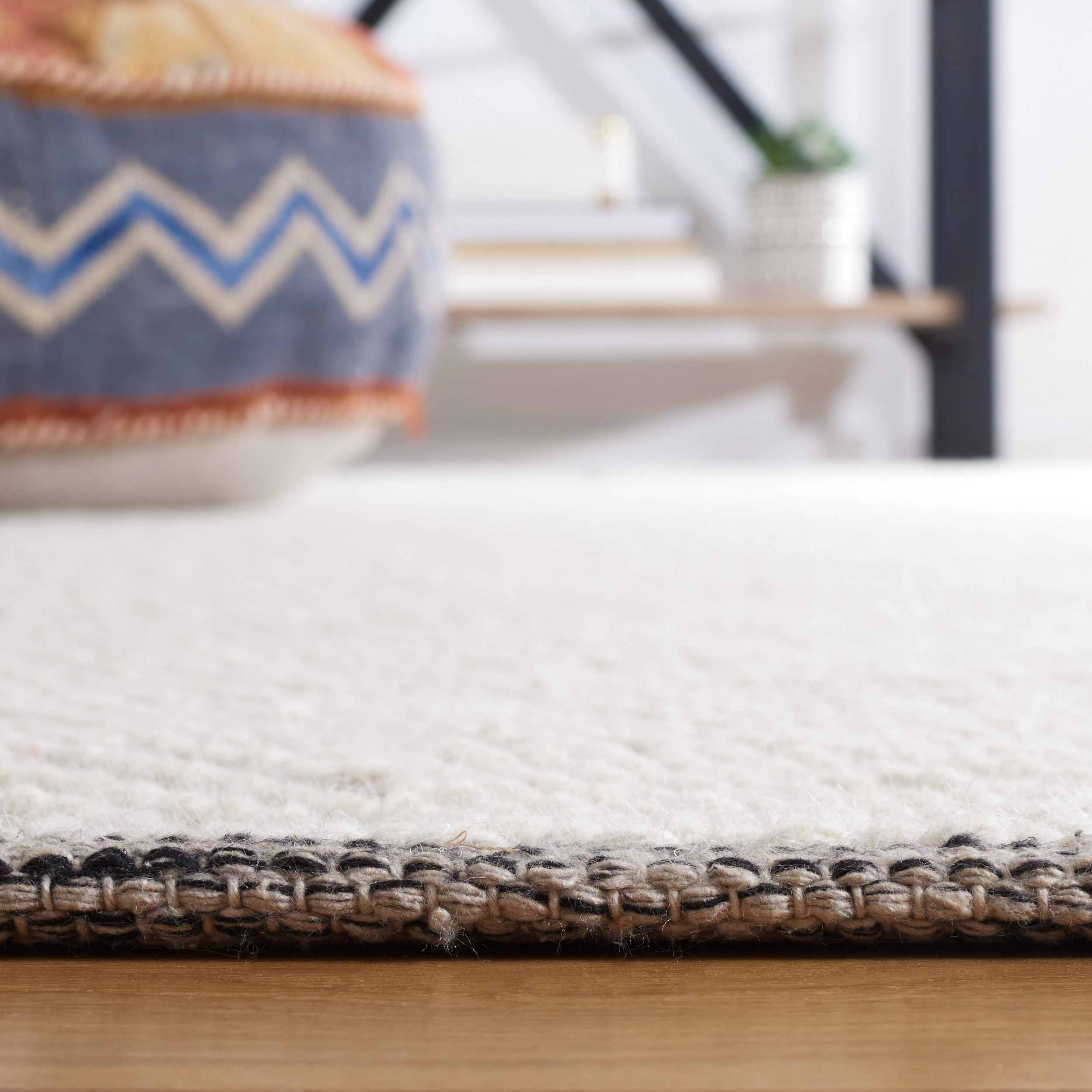 SAFAVIEH Natura Eanna Geometric Area Rug, Ivory/Light Grey, 4' x 4' Round
