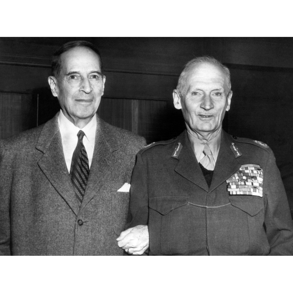 Former General Douglas Macarthur History (24 x 18)