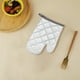 thumbnail image 4 of Guantes de Horno Plateados Resistentes Al Calor para Microondas Dcn241211002 | Manoplas de Cocina de Poliéster Antideslizantes | Acolchado Extra Grueso | Protección Contra Altas Temperaturas para Hor, 4 of 6