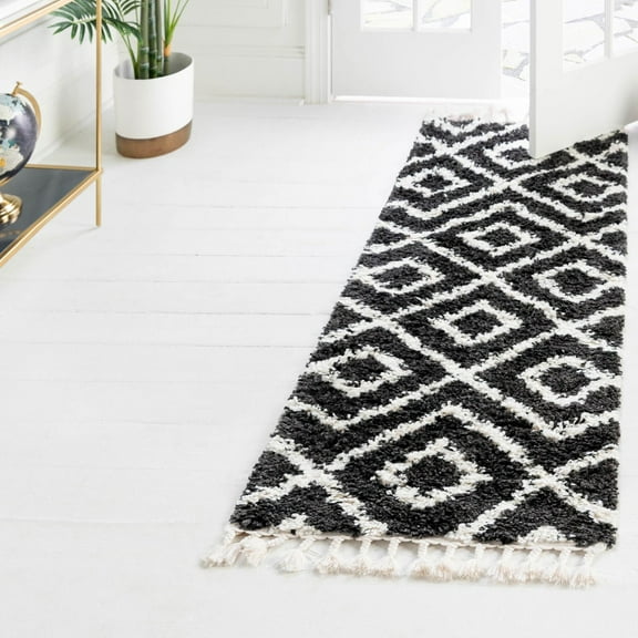 Unique Loom Hygge Shag Collection Area Rug - Diamond (2' 7" x 8' 2" Runner Black and White)