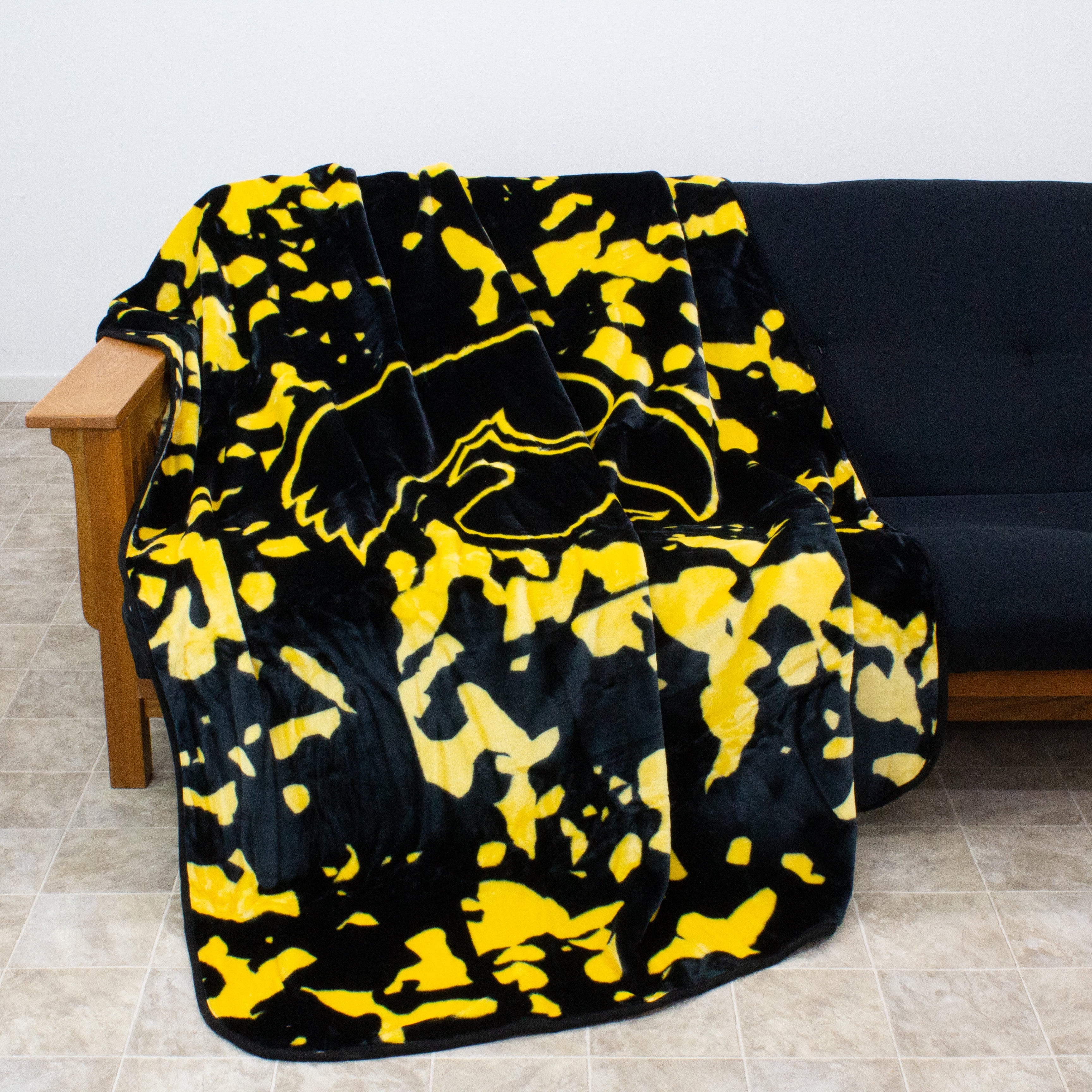 College Covers Iowa Hawkeyes Huge Raschel Throw Blanket, Bedspread, 86" x 63"