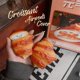 thumbnail image 3 of Funda para auriculares AirPods Pro, silicona suave de TPU elástica, divertida y elegante, con diseño de pan de croissant y simulación de comida, inalámbrica., 3 of 5