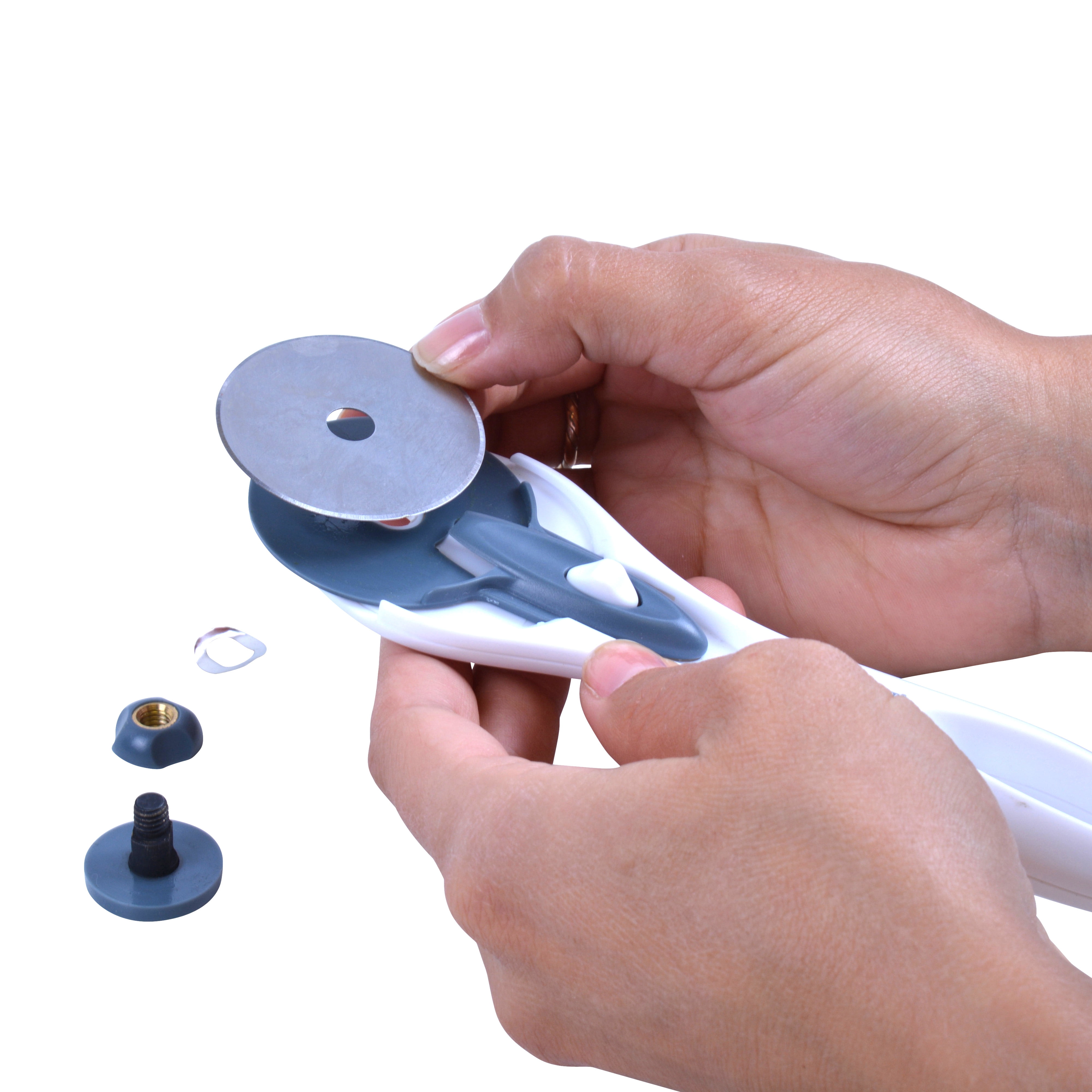 Westcott Titanium Bonded Rotary Cutter, 45mm, White, for Craft, 1- Count