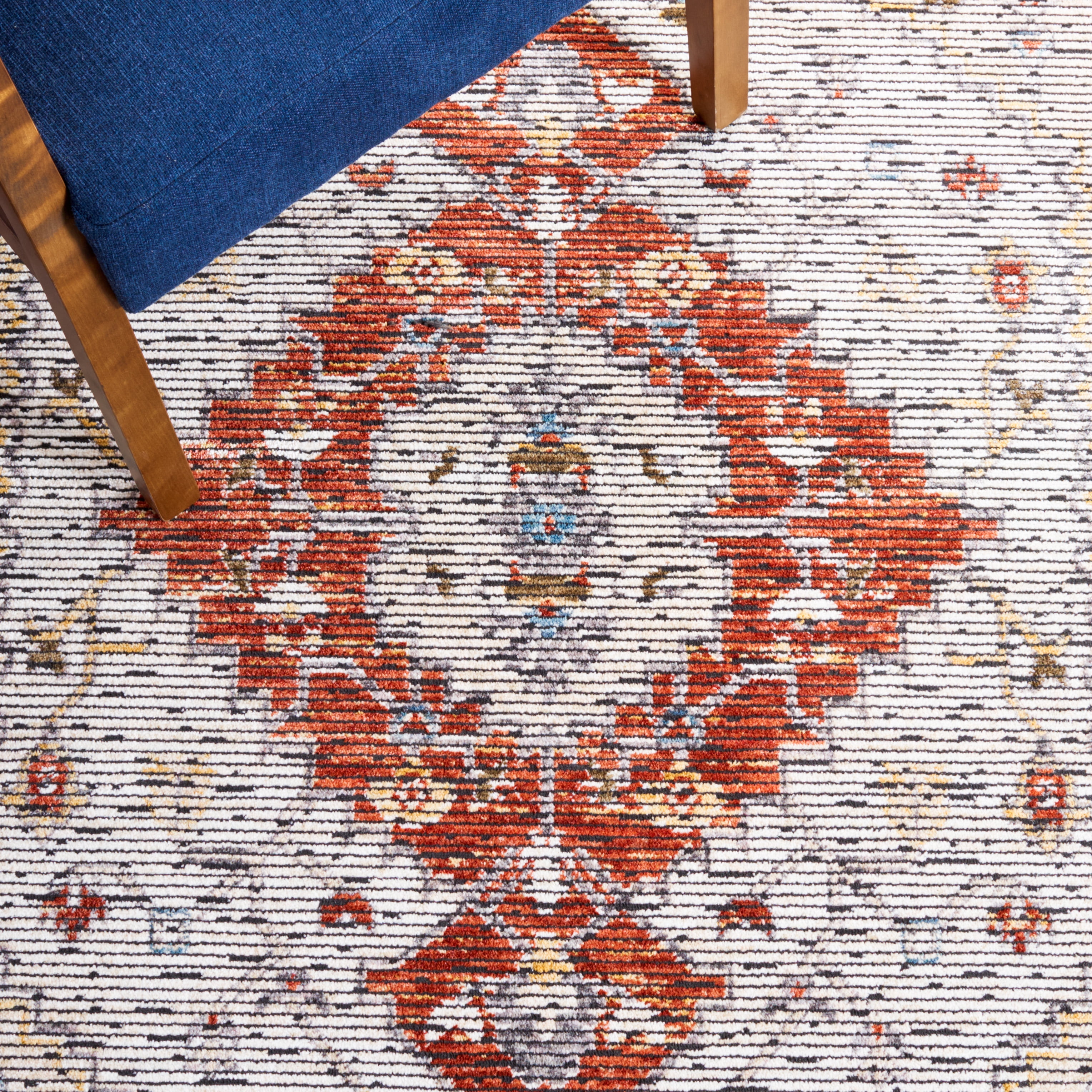 SAFAVIEH Sierra Jane Medallion Area Rug, Ivory/Rust, 6' x 6' Round