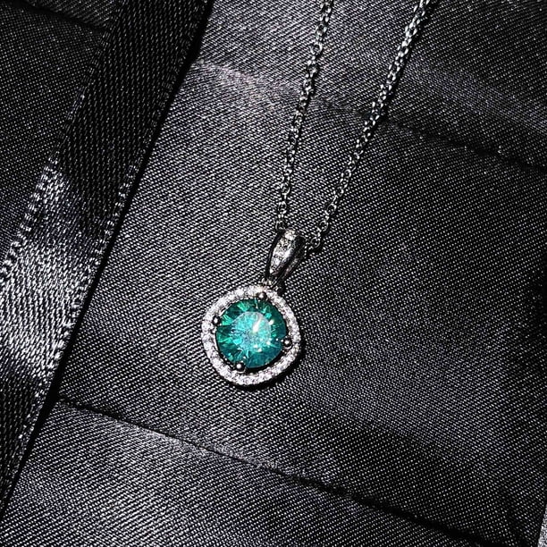 Collar de diamantes mosán azul y verde de Maldivas Colgante de corazón con cabeza de vaca "Un ciervo tiene tu vaca"