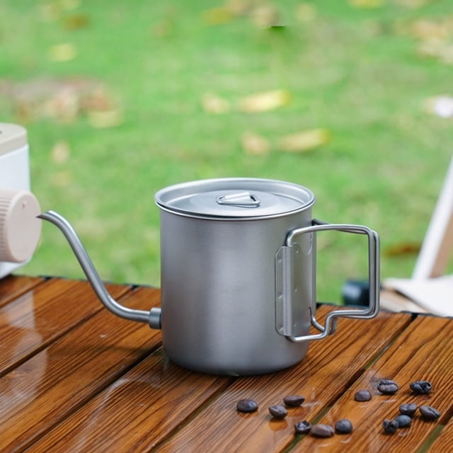 Bouilloire de Camping en Titane / Bec de 420ml / Théière Portable Légère pour Extérieur / Poignée Pliable Rapide / Résistant à la Rouille / pour Randonnée Pique-Niques