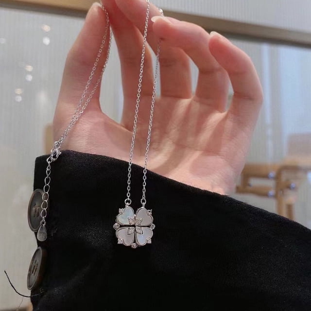 Collar de acero de titanio con trébol de cuatro hojas y múltiples usos para mujer, diseño de sentido de alto nivel, luz, lujo, amor, corazón, cadena de clavícula, collar de moda