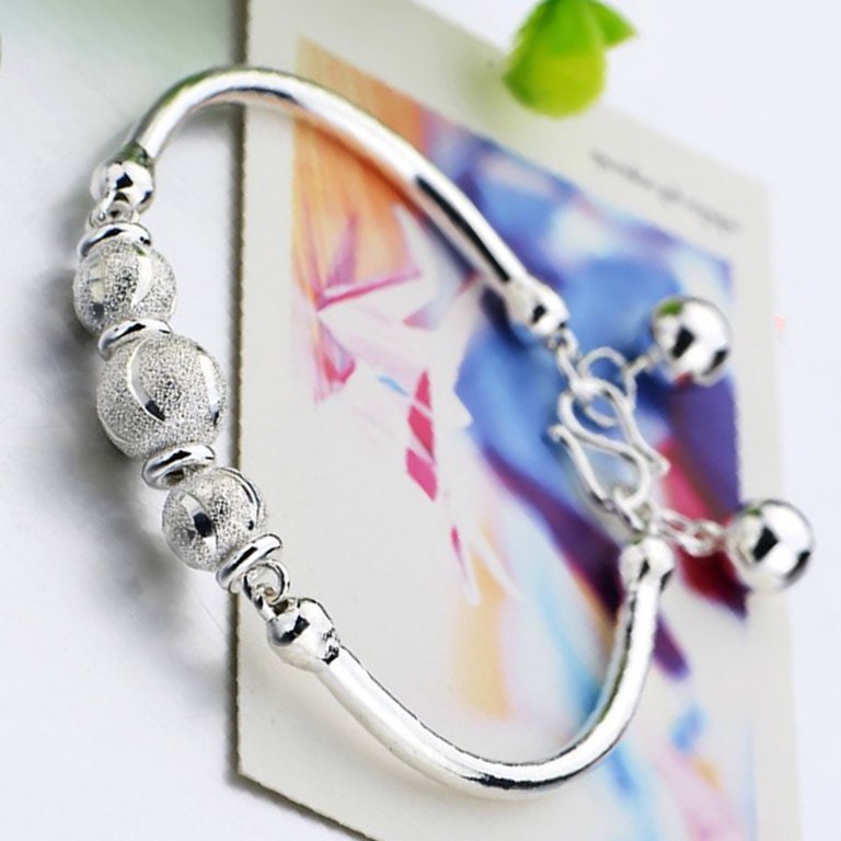 REVAMPED STRETCH SQUARE SILVER BRACELET – The Chandelier Rose Boutique