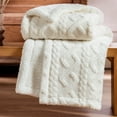 thumbnail image 1 of Manta Bedsure Sherpa de forro polar para sofá, 130 x 150 cm, color crema, 1 of 6